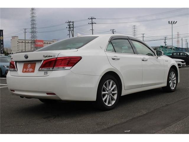 CROWN sedan hybrid 4WD