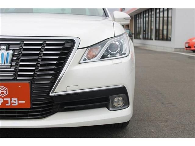 CROWN sedan hybrid 4WD