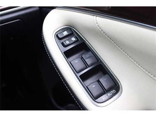 CROWN sedan hybrid 4WD