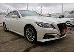 CROWN sedan hybrid