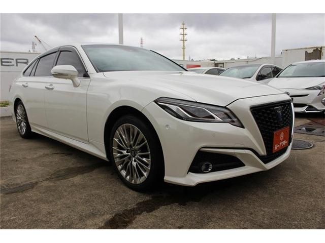 CROWN sedan hybrid