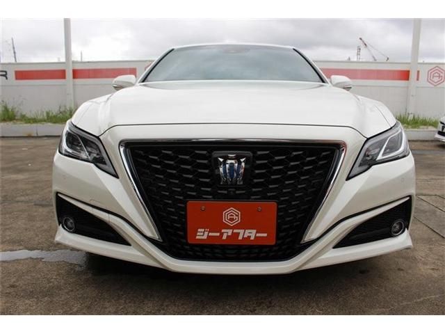 CROWN sedan hybrid