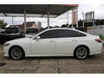 CROWN sedan hybrid