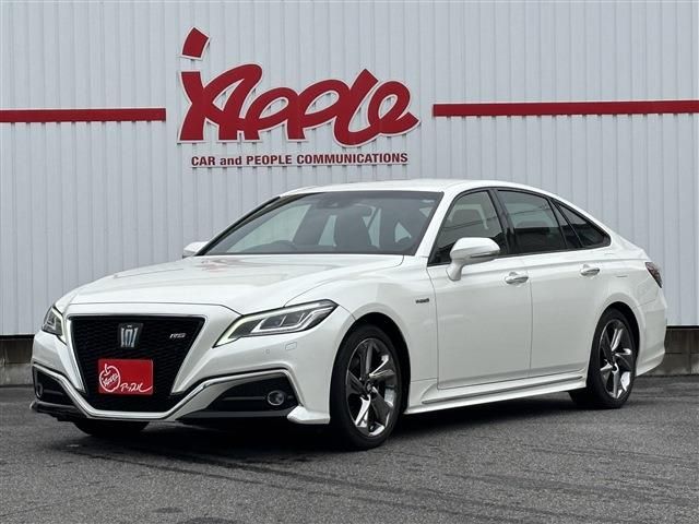 CROWN sedan hybrid