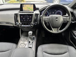 CROWN sedan hybrid