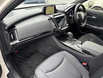 CROWN sedan hybrid