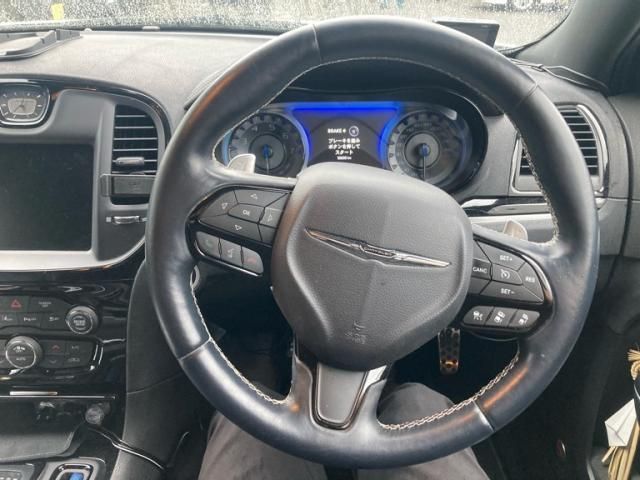 CHRYSLER 300