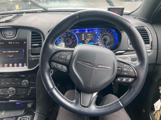 CHRYSLER 300