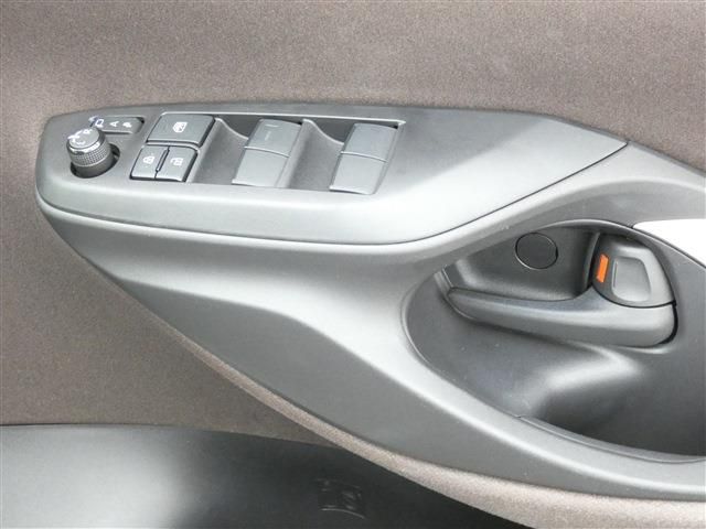 YARIS CROSS HYBRID