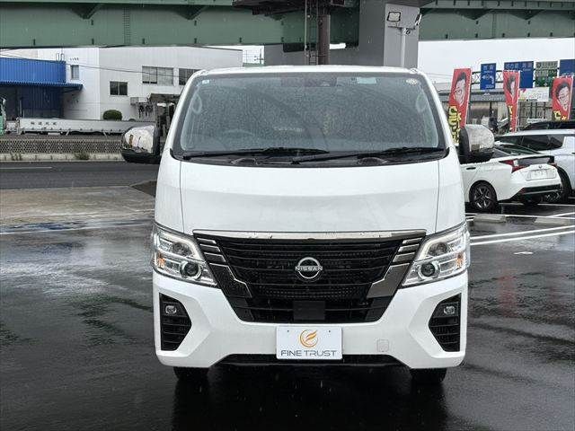CARAVAN van 4WD