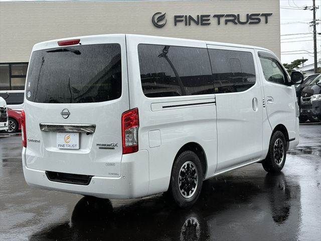CARAVAN van 4WD