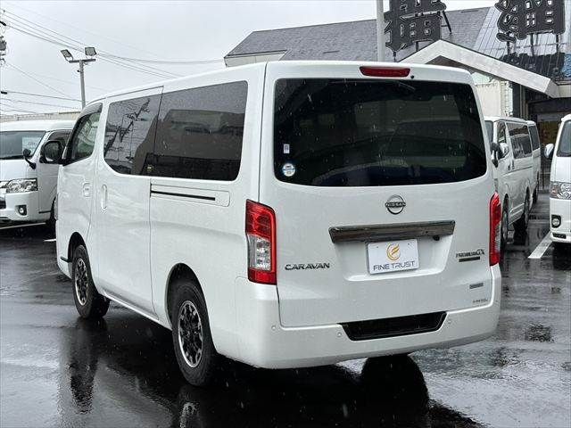 CARAVAN van 4WD