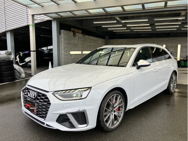AUDI S4 AVANT