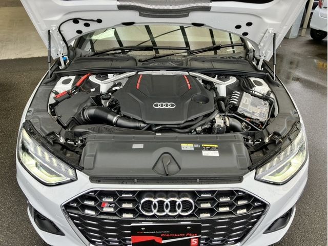 AUDI S4 AVANT