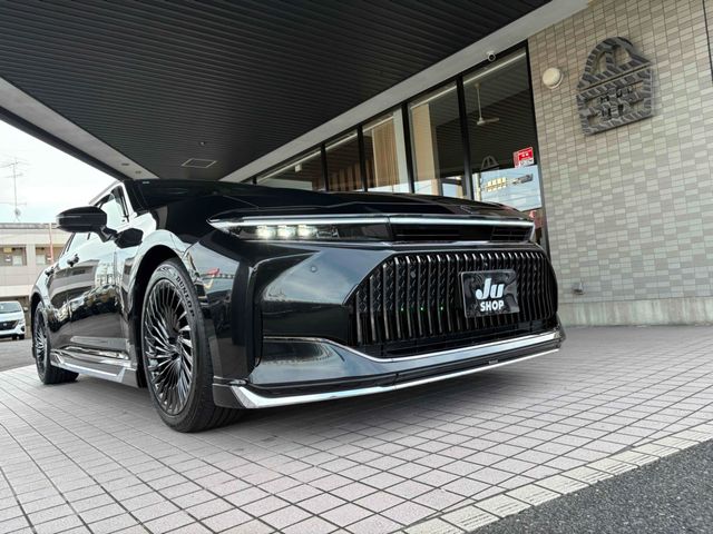 CROWN sedan hybrid