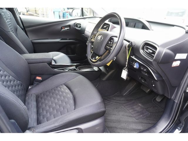 PRIUS PHV