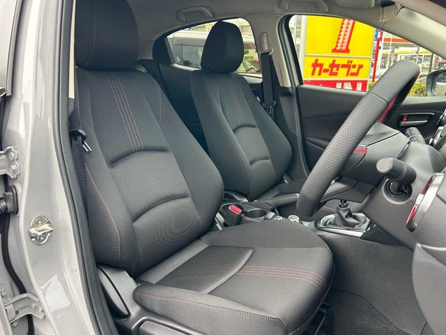 MAZDA2