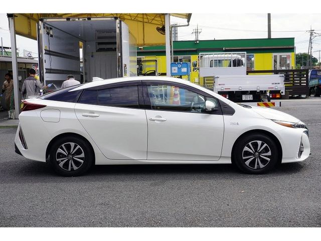 PRIUS PHV