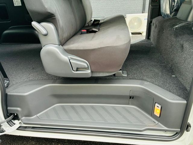 HIACE van 2WD
