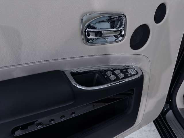 ROLLS-ROYCE
