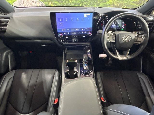 LEXUS NX450h+ AWD
