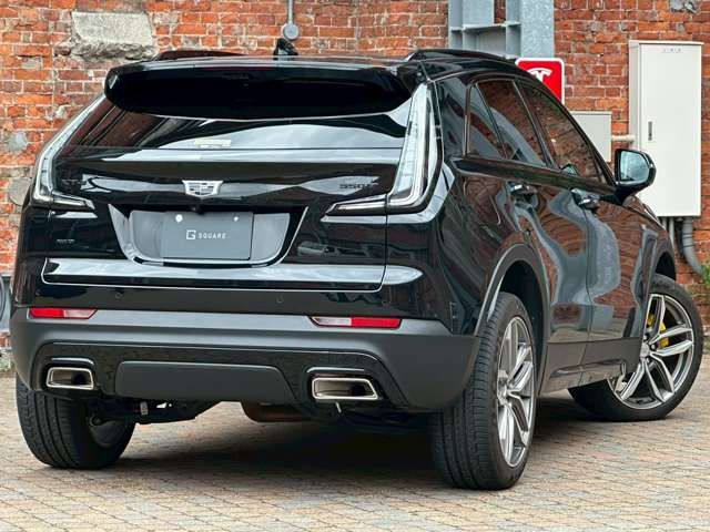 CADILLAC XT4
