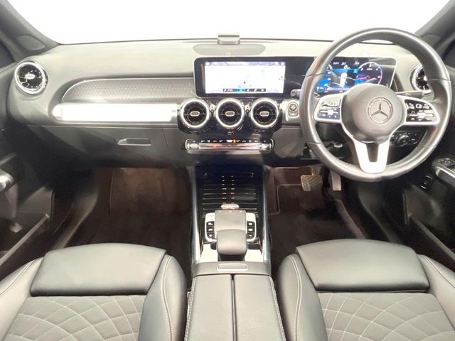 MERCEDES BENZ GLB