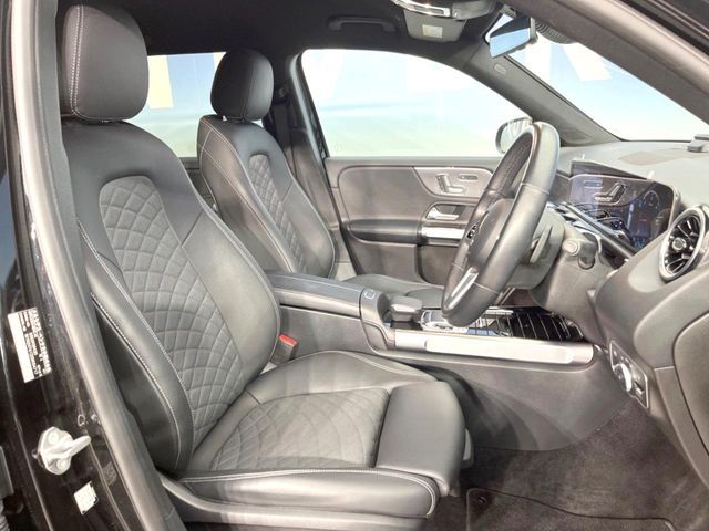 MERCEDES BENZ GLB