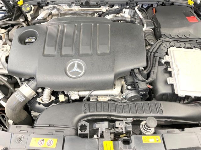 MERCEDES BENZ GLB