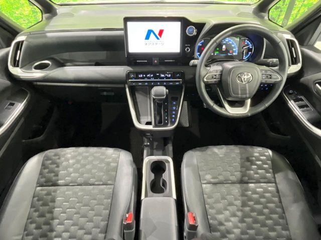VOXY HYBRID 4WD
