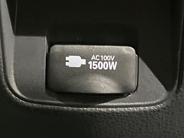 VOXY HYBRID 4WD