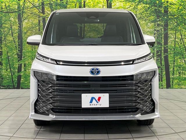 VOXY HYBRID 4WD