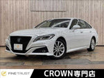 CROWN sedan hybrid