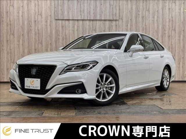 CROWN sedan hybrid