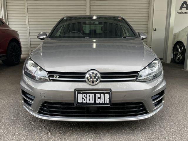 VOLKSWAGEN GOLF R