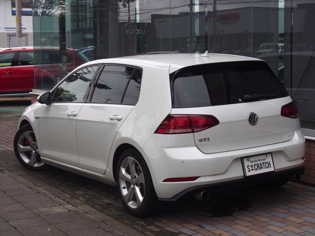 VOLKSWAGEN GOLF GTI