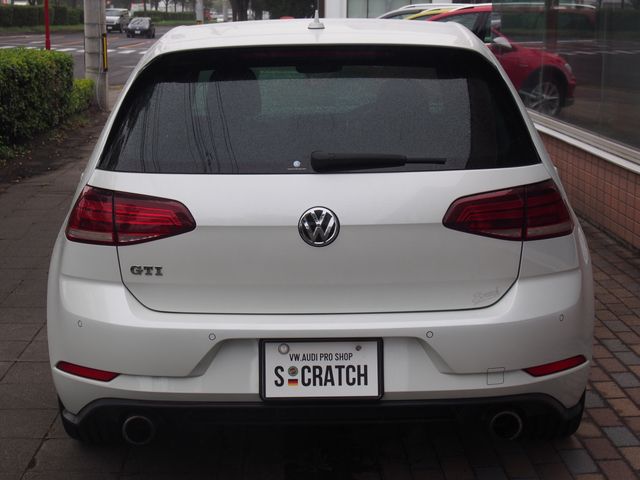 VOLKSWAGEN GOLF GTI