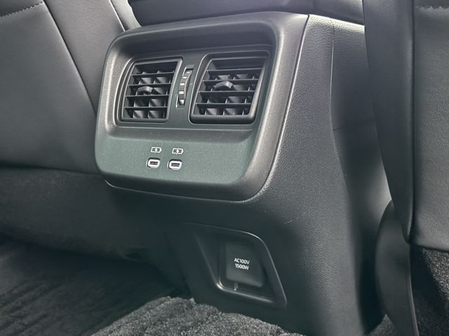 CROWN CROSSOVER