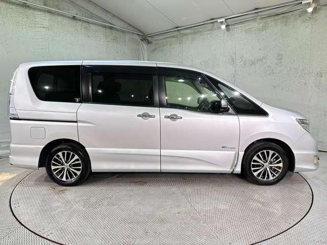 SERENA  S-HYBRID 4WD