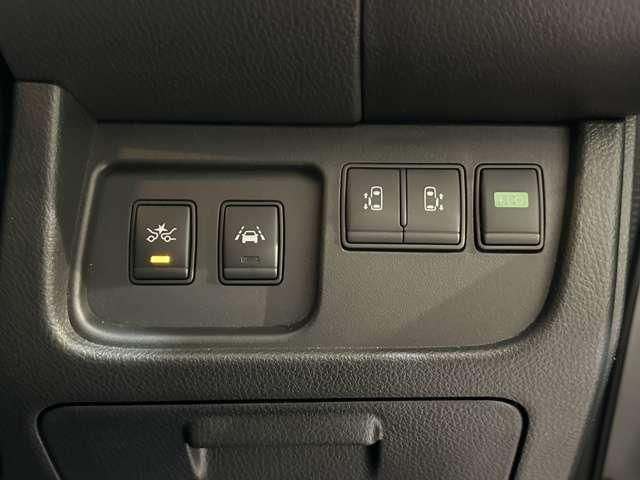 SERENA  S-HYBRID 4WD