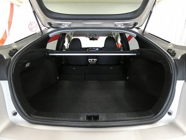 PRIUS 4WD