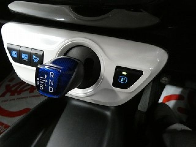 PRIUS 4WD