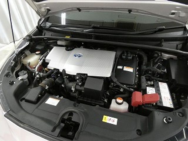 PRIUS 4WD