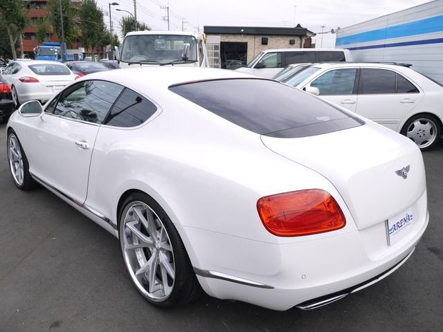BENTLEY coupe