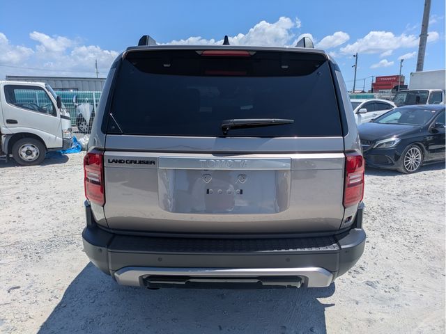 LANDCRUISER 250