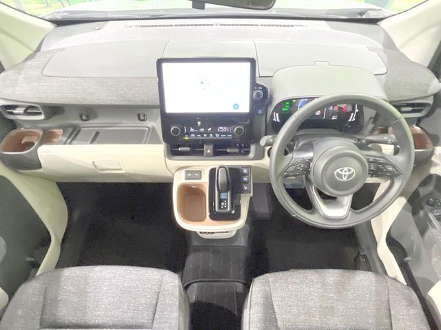 SIENTA HYBRID