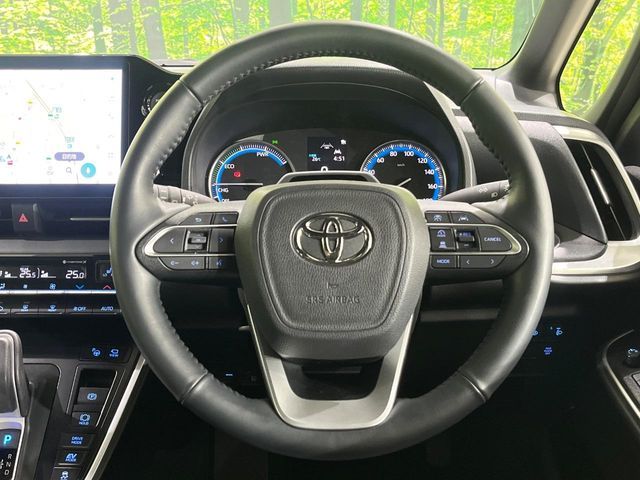 VOXY HYBRID