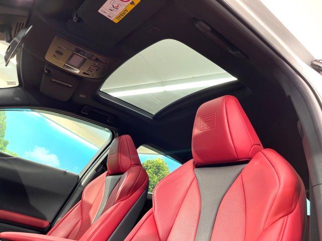 LEXUS UX300h