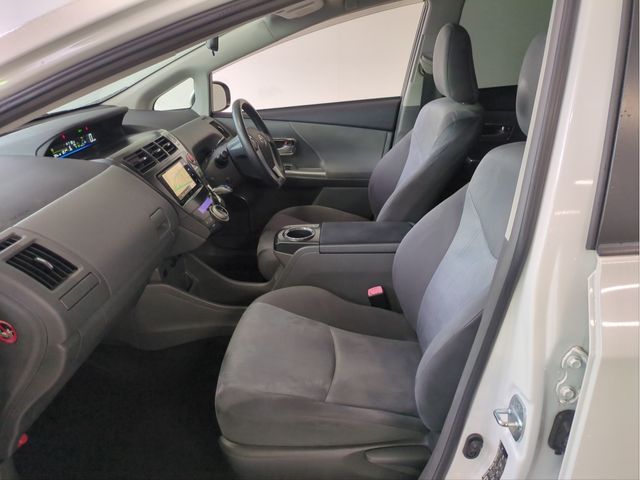 PRIUS Alpha