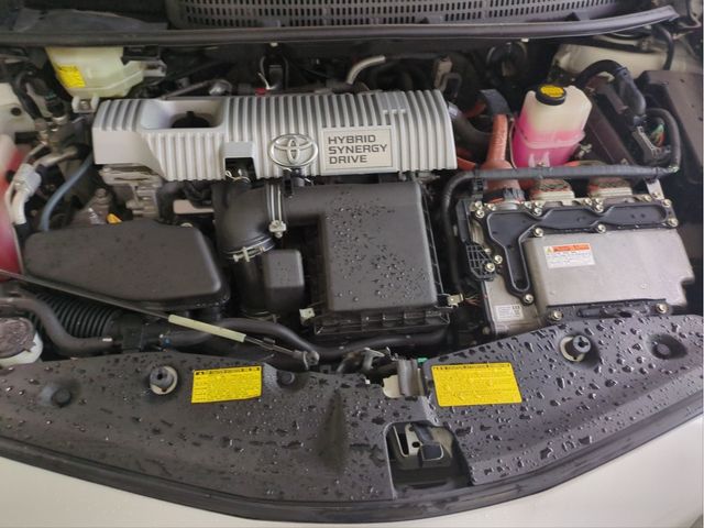 PRIUS Alpha